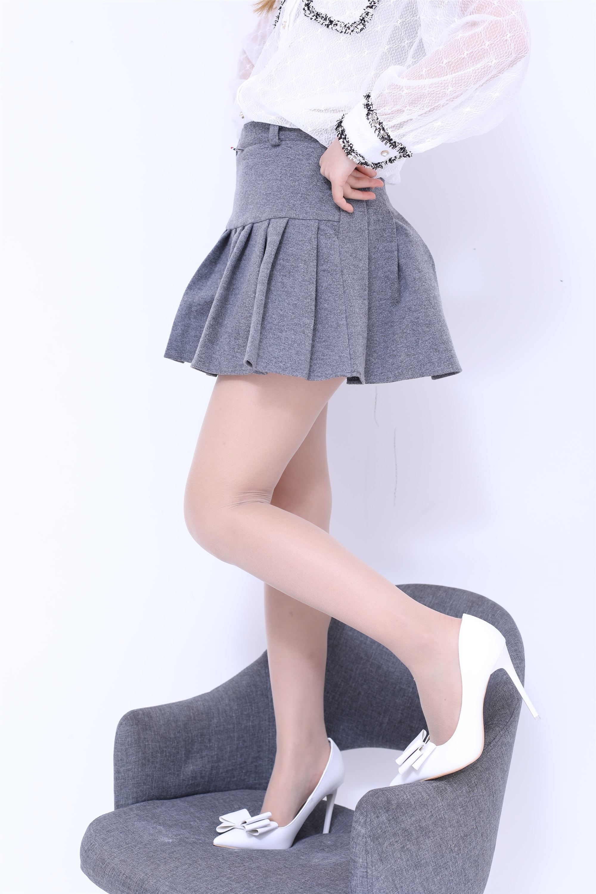 奈丝写真 NO.018 高高-少女心的白色蝴蝶结